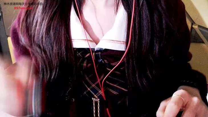 [Aki秋水ASMR]圣诞JK~玛奇玛+含麦+足部美甲