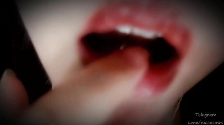 ASMR夏哟哟 特殊舔耳福利