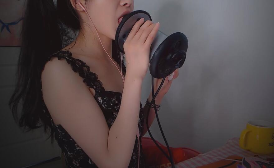 芝麻对辣 ASMR 舌头快速摩擦耳朵，分层次舔耳磨指甲